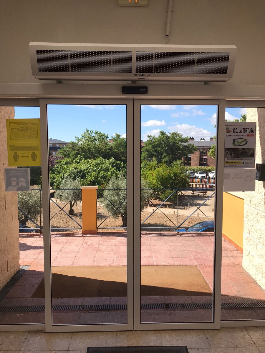 Puerta automática residencial