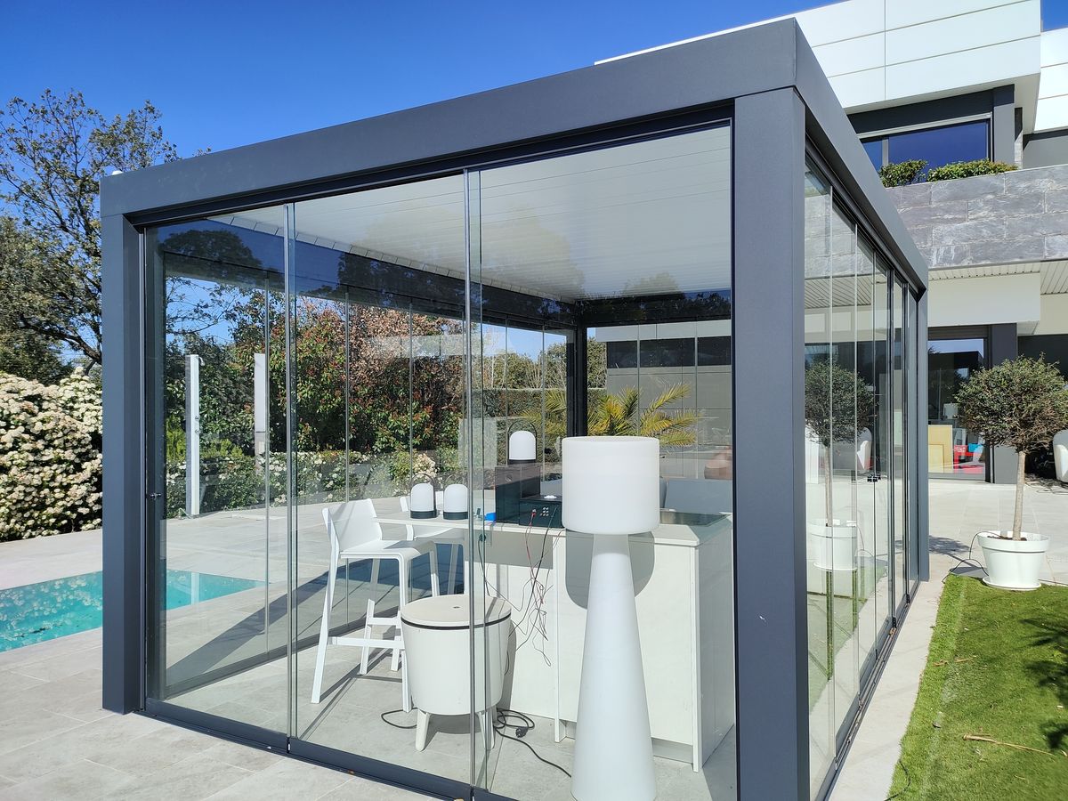 Pérgola bioclimática exterior