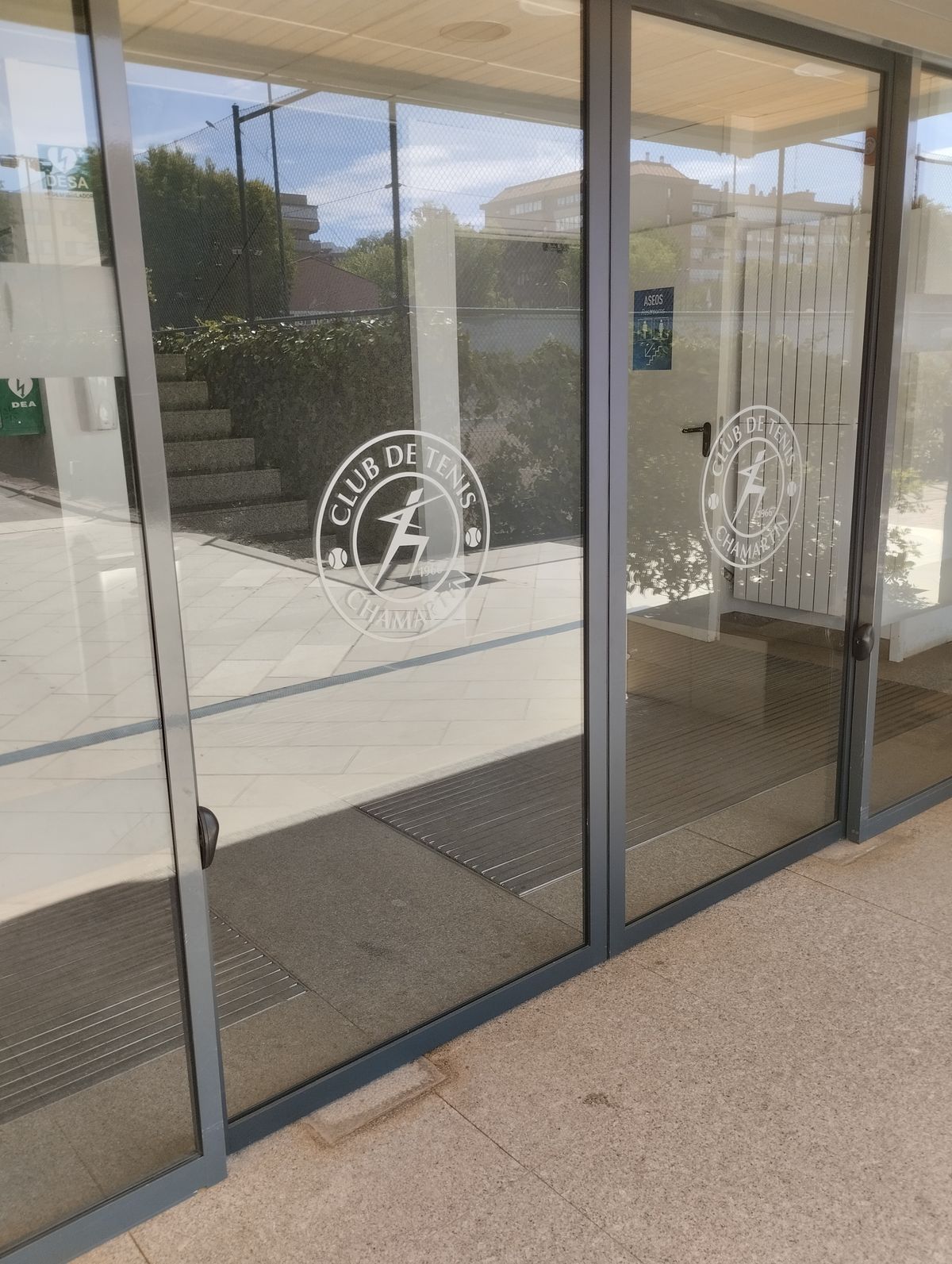Puerta automática de cristal