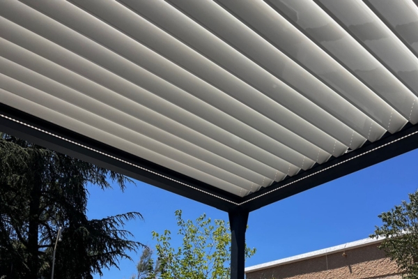 Ventajas de una pérgola retráctil de aluminio