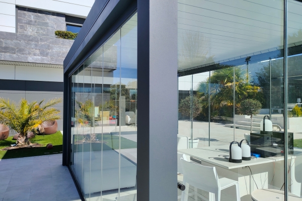 Ventajas de una Pérgola Bioclimática Acristalada