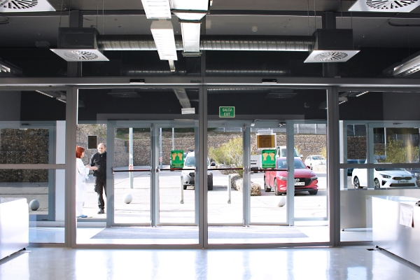 Ventajas de las puertas automáticas para negocios