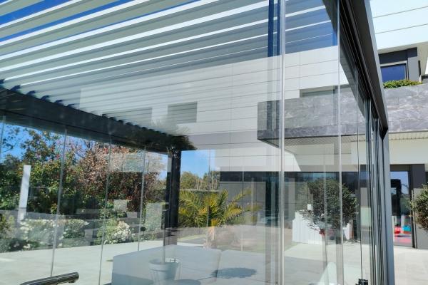 Pérgola Bioclimática en Madrid: El Toque Perfecto para tu Terraza o Ja
