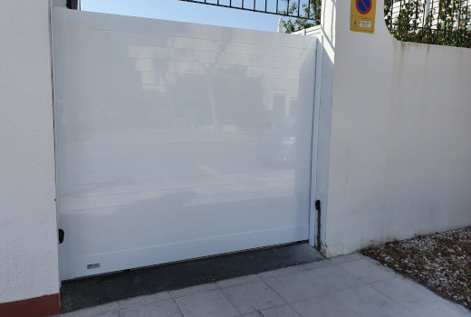 Proyecto 12 Puerta Aluminio Soldado Lama200 Blanca